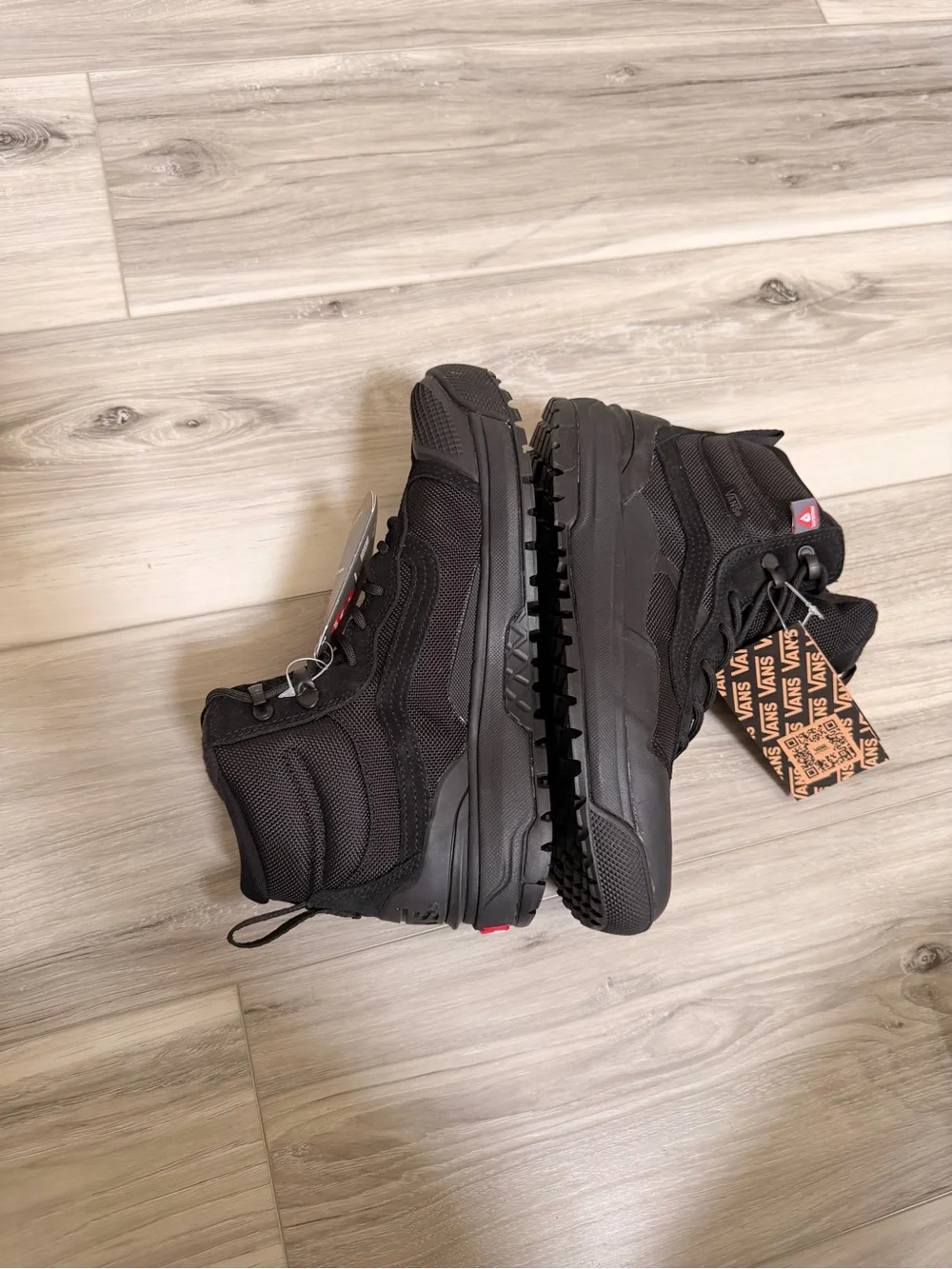 Vans UltraRange EXO Hi MTE-1 HydroGuard Primaloft Boots NWT Women’s 7.5